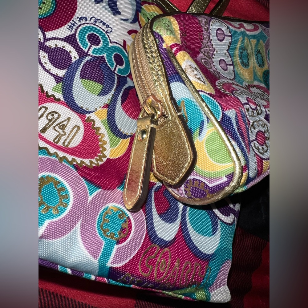 Matching Coach Poppy Purse, Wristlet, and wallet! With hang tag as well! - Picture 12 of 16